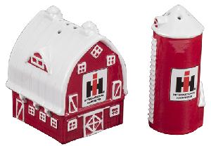 FARMALL BARN SILO SALT & PEPPER SHAKER SET