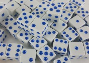 DICE - 16MM - WHITE DICE/BLUE PIPS