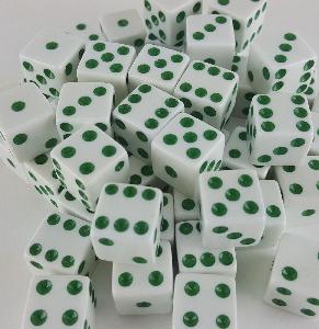 DICE - 16MM - WHITE DICE/GREEN PIPS