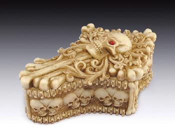 SKULL TREASURE BOX