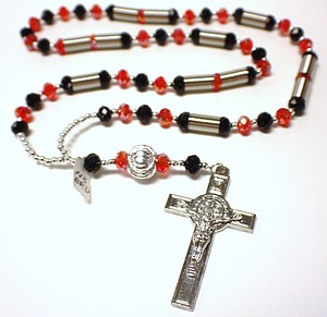 BLACK/RED BEAD SPRING ROSARY